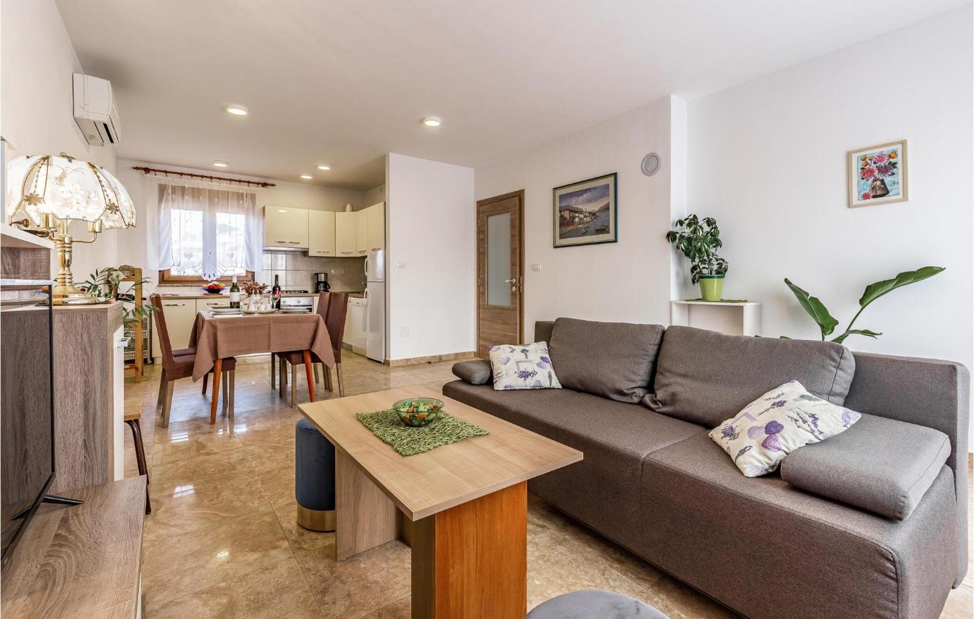 Awesome Apartment In Pula With Wifi מראה חיצוני תמונה