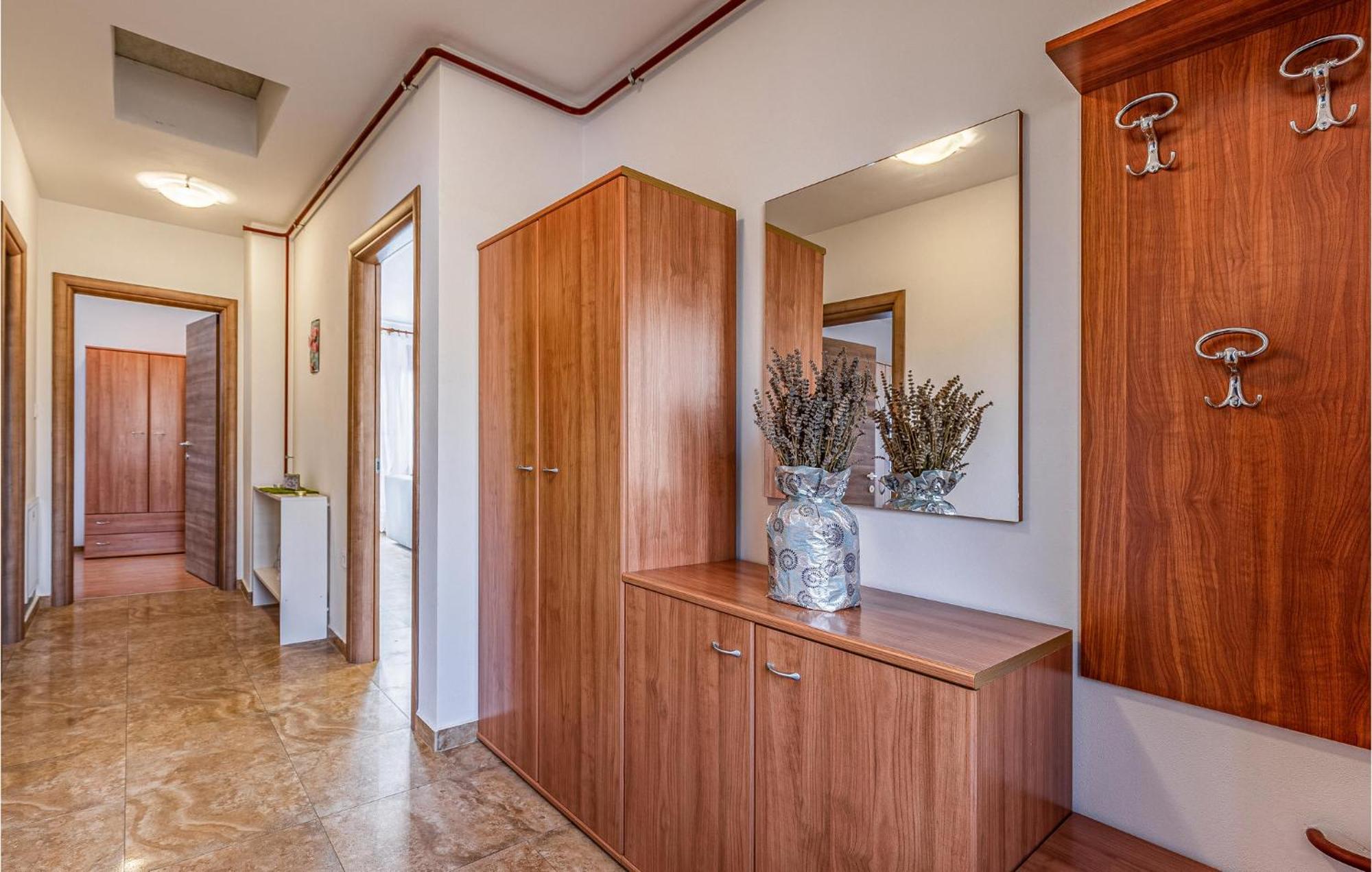 Awesome Apartment In Pula With Wifi מראה חיצוני תמונה