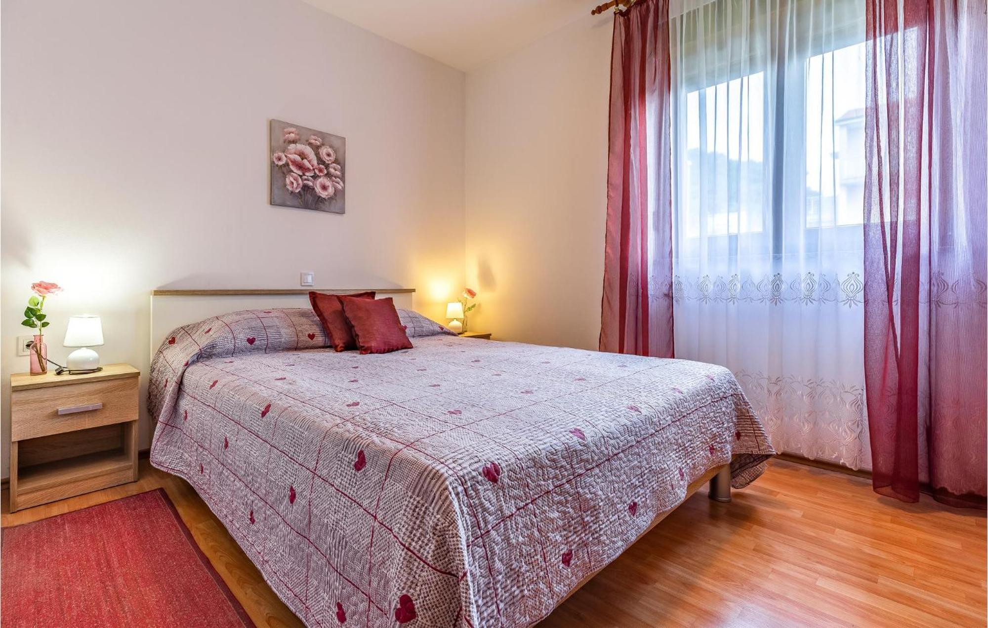 Awesome Apartment In Pula With Wifi מראה חיצוני תמונה